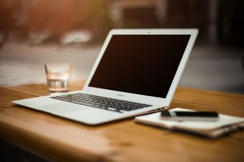 Apple employee benefits uk