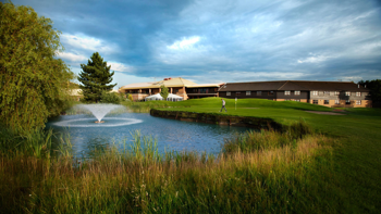 The Club Company Golf Course and Fountain