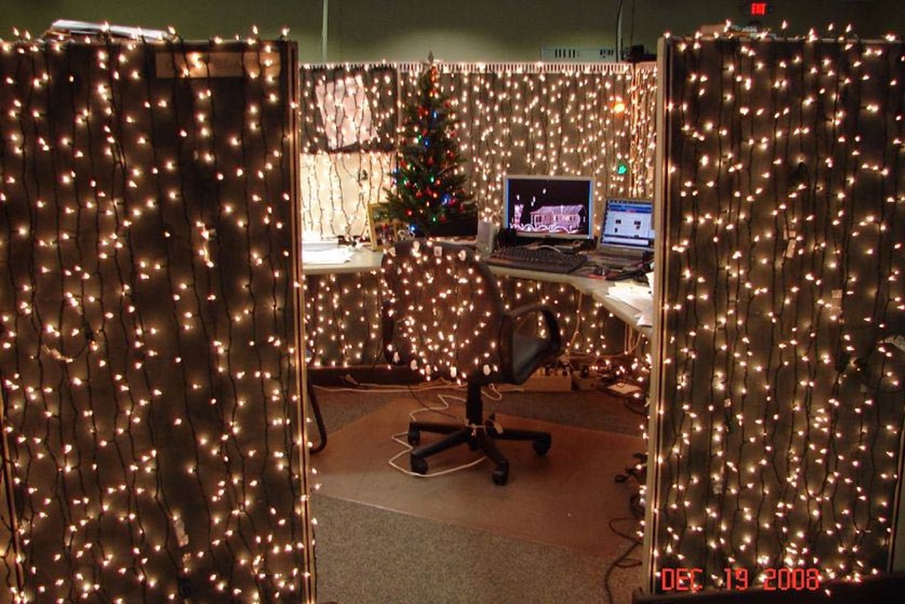 12 fun office Christmas decorations | Access Engage Blog