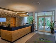 Taunustagungshotel Rezeption O. Person