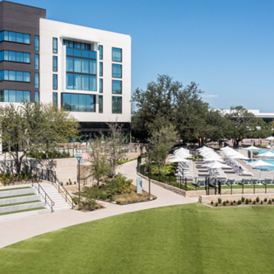 Drey Hotel Dallas Grounds