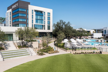 Drey Hotel Dallas Grounds