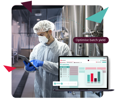 Man using Scheduling software in the pharmaceutical industry 