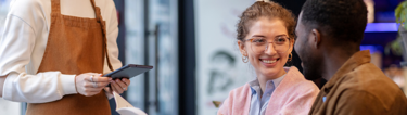 A guide to managing restaurant cash flow in 2025
