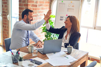 advantages of offering employee benefits