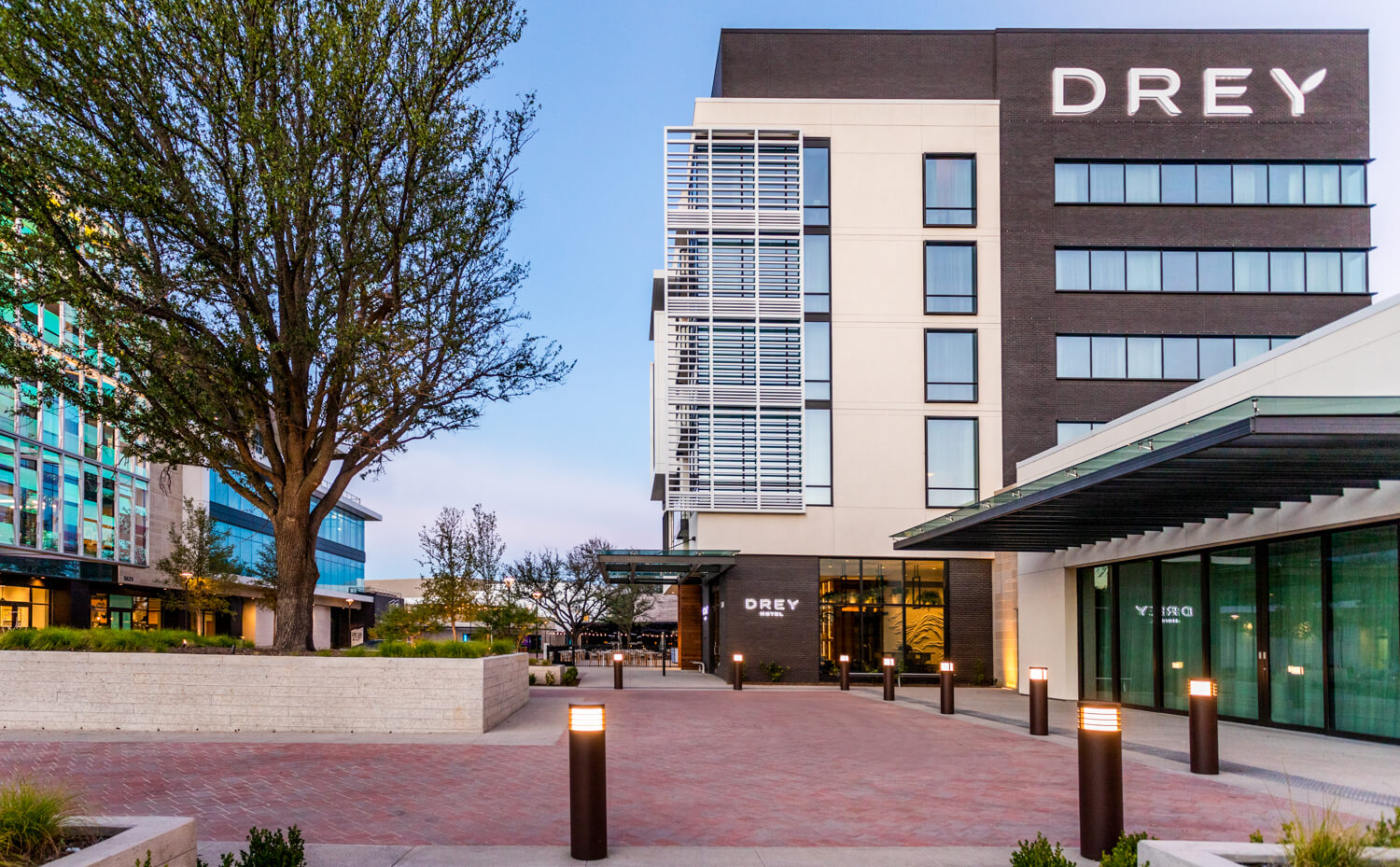 Drey Hotel Dallas Exterior