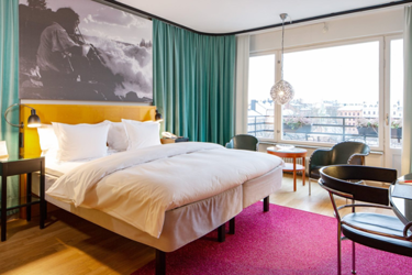 Hotel Rival Room